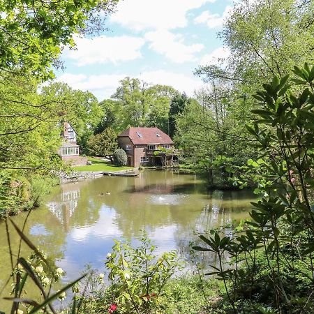 Miswells Cottages - Lake View Turners Hill Exterior photo